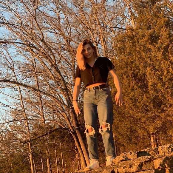 Meet your Posher, Megan - Picture 2 of 2